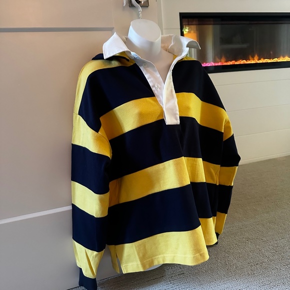 WE-AR4 Incredibly Cool Bold Rugby Hooded Sweatshirt Top Sz M $545 - Picture 2 of 3